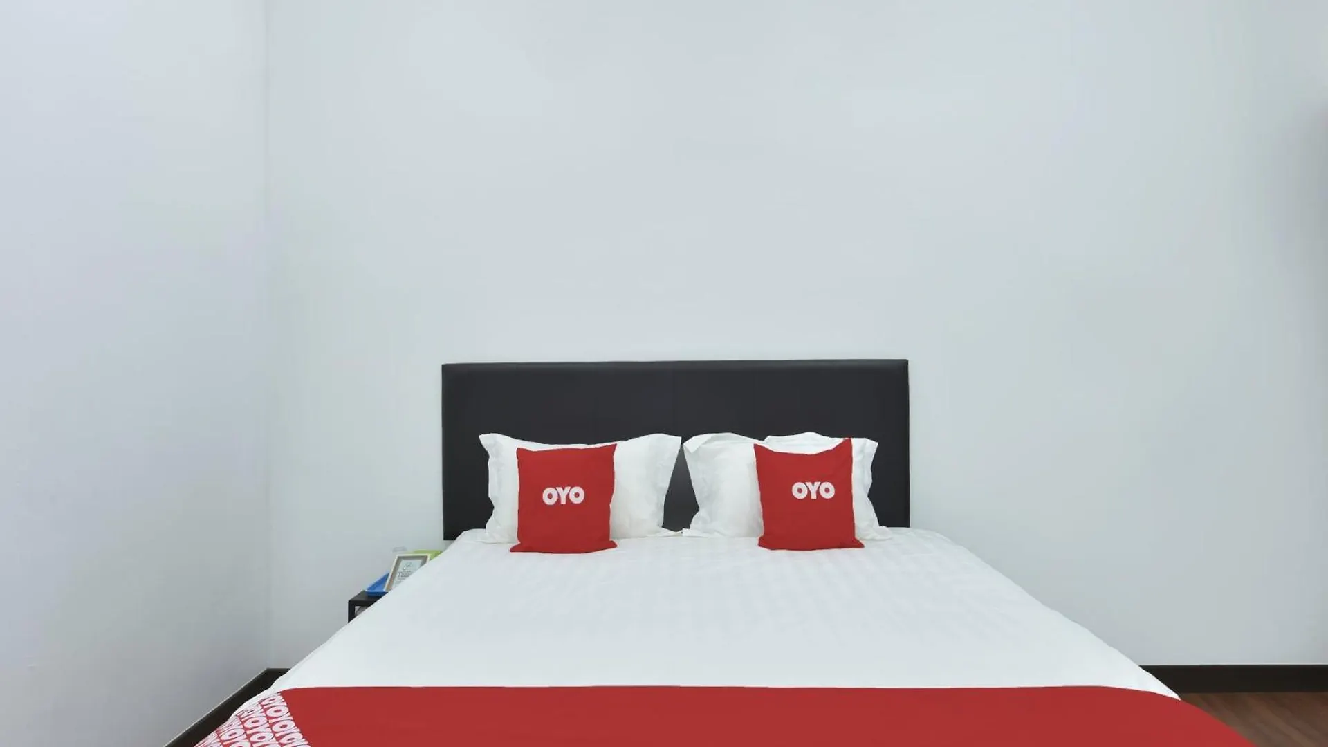 **  Oyo 90869 Hotel Madeena Inn Sepang Malaisie