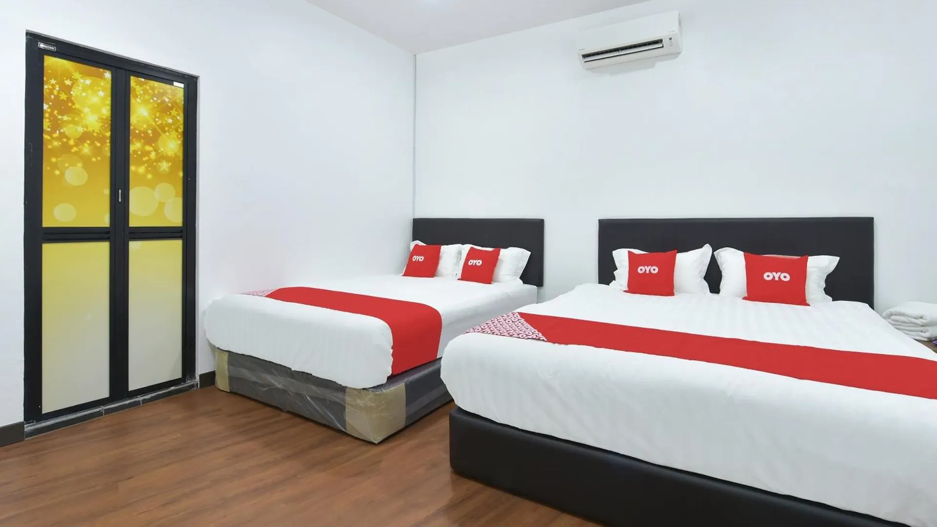 Oyo 90869 Hotel Madeena Inn Sepang