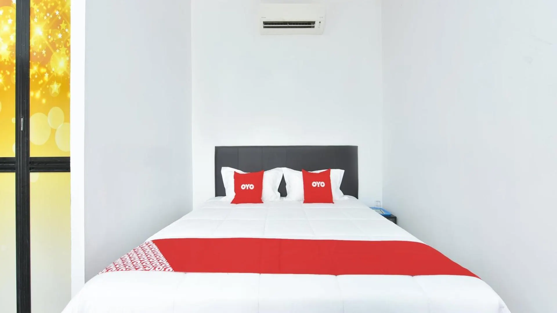 **  Oyo 90869 Hotel Madeena Inn Sepang Malajsie