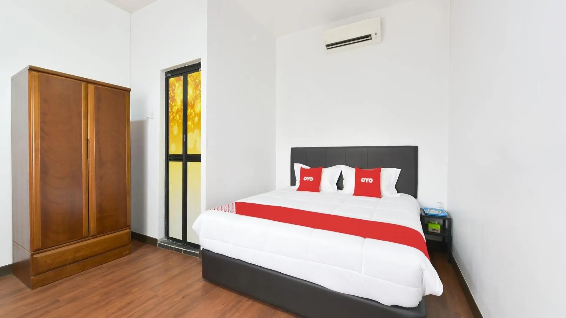 Oyo 90869 Hotel Madeena Inn Sepang 2*,  Malajsie
