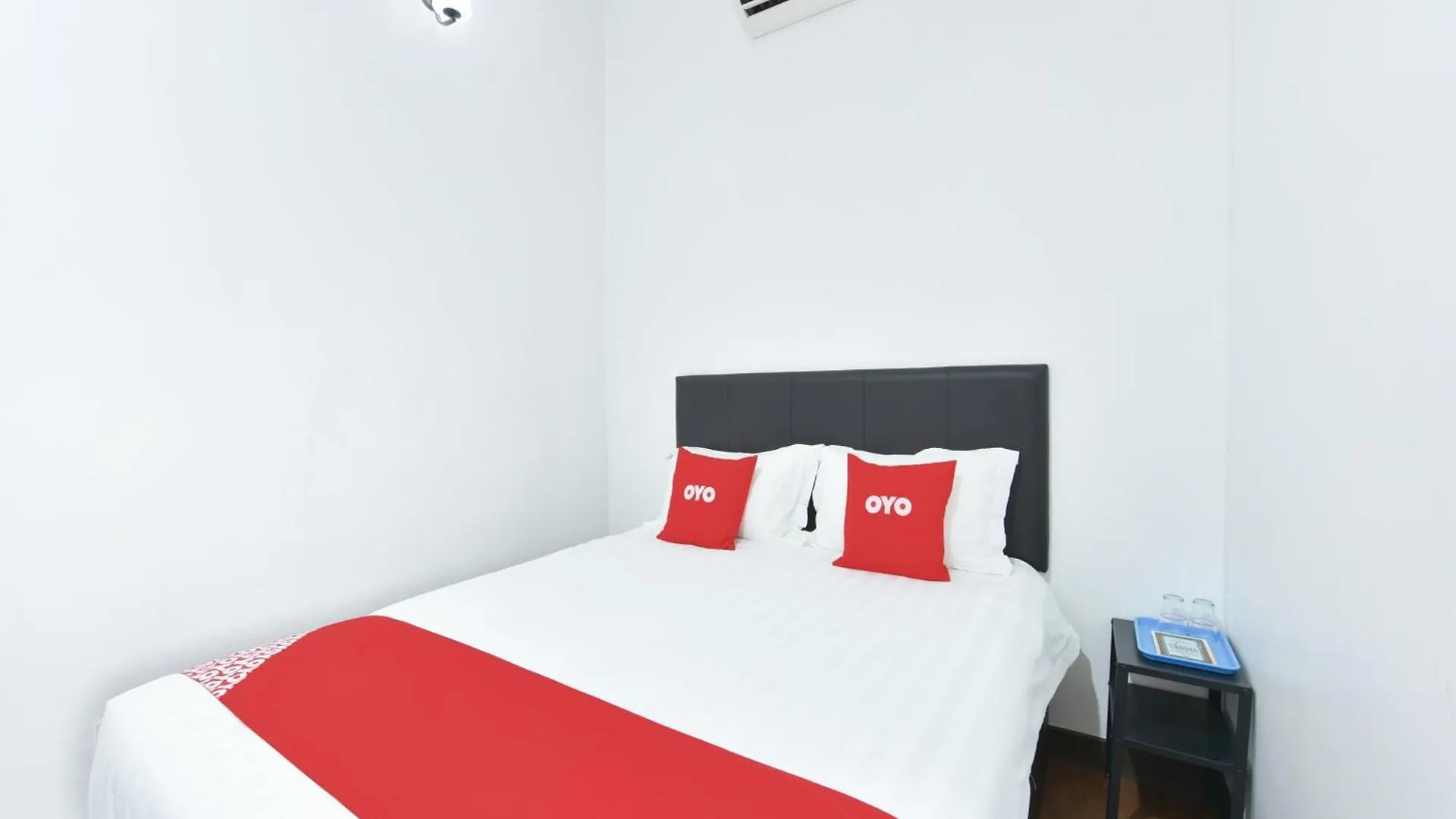 Oyo 90869 Hotel Madeena Inn Sepang
