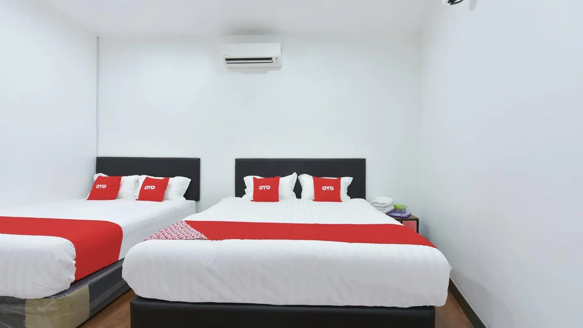 Oyo 90869 Hotel Madeena Inn Sepang 2*,