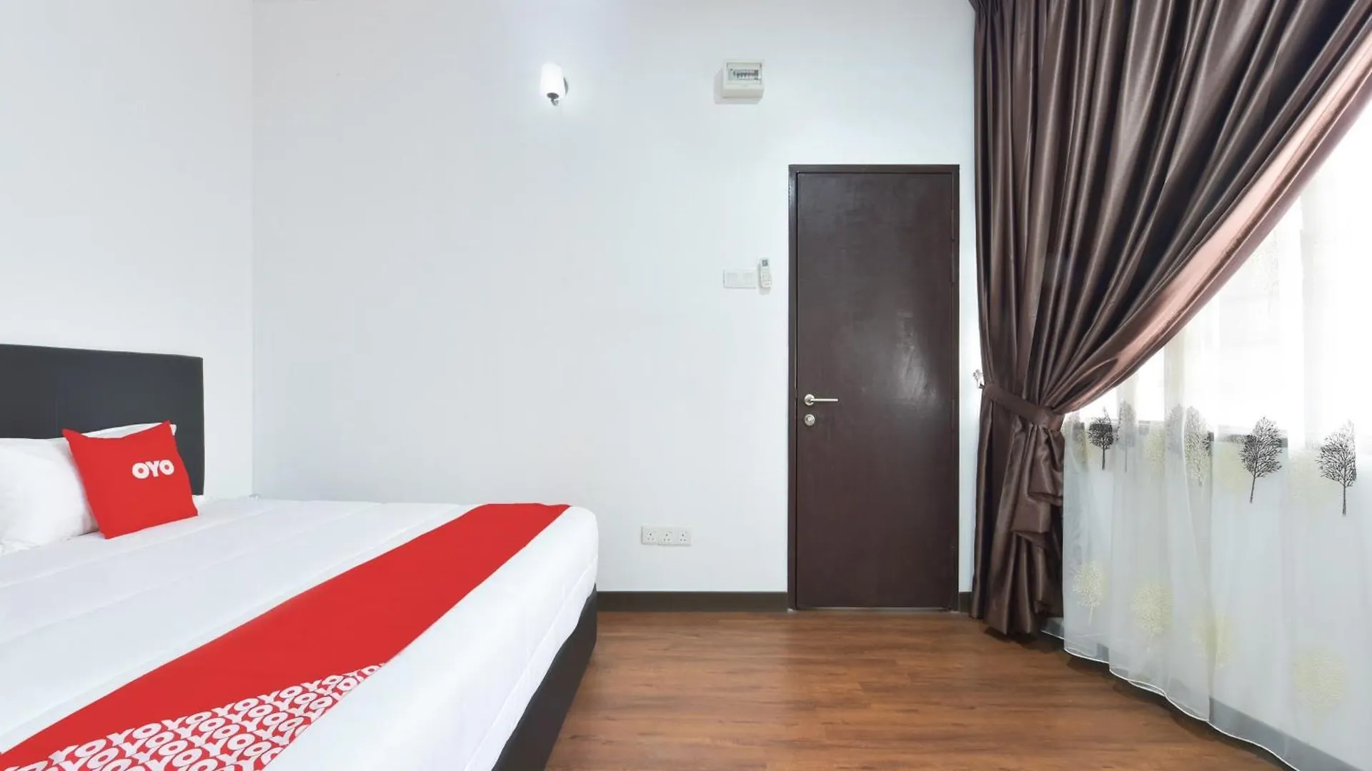 Oyo 90869 Hotel Madeena Inn Sepang 2*,  Malajsie